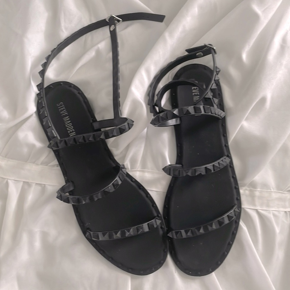 FREE SHIPPING! STEVE MADDEN Travel-J Sandals